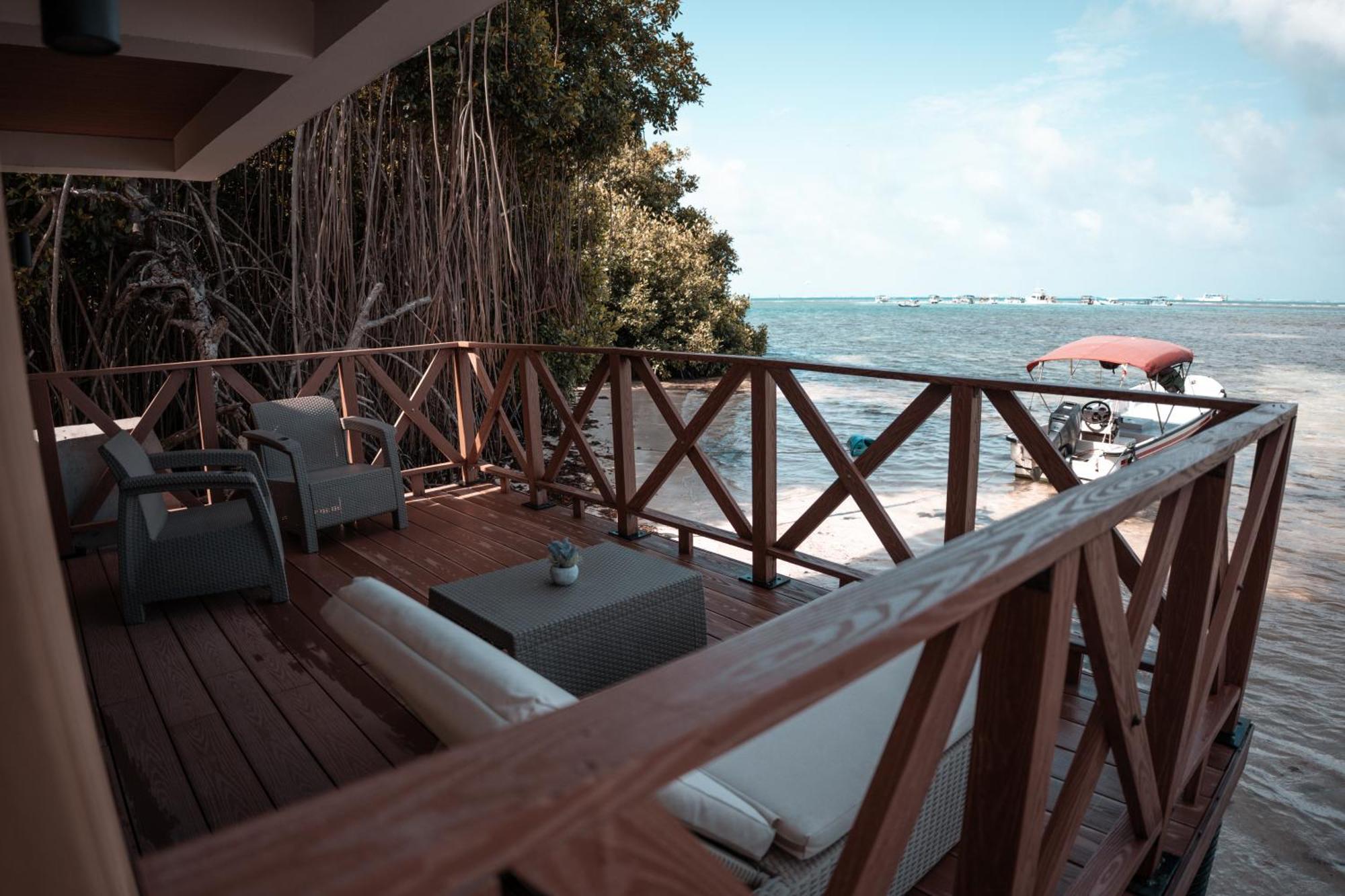 Mangrove Bay Islas